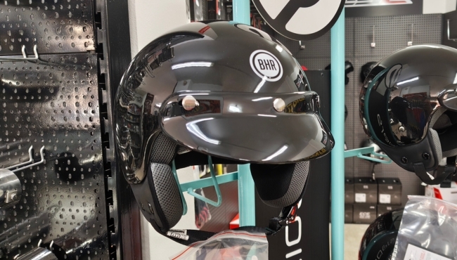 Casco Demi-Jet con Frontino Removibile e Sgancio Micrometrico